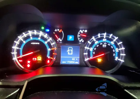 2015 Toyota 4Runner Sr5 z USA, uszkodzony, nr VIN JTEZU5JR0F5098427